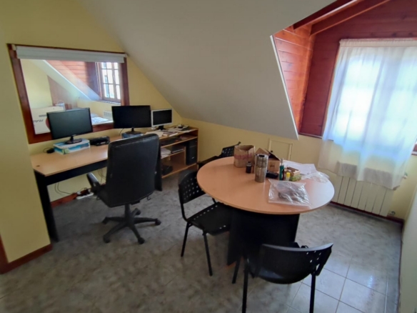Oficinas en alquiler – Belgrano 722, Esquel – foto 4